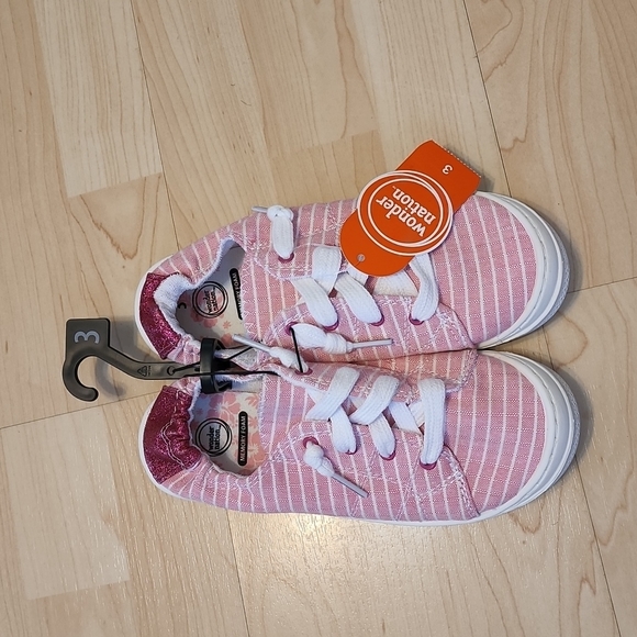 COPY - Wonder Nation slip-on shoes - Picture 9 of 10